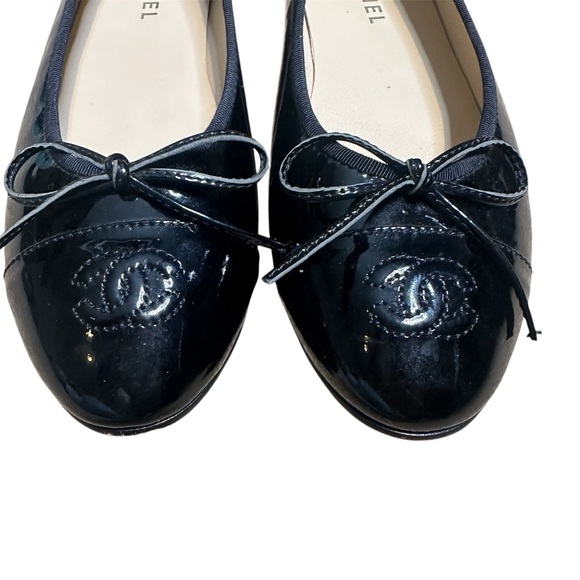 Chanel Ballet CC Black Patent Leather Ballerina Shoes 40c - Picture 2 of 8